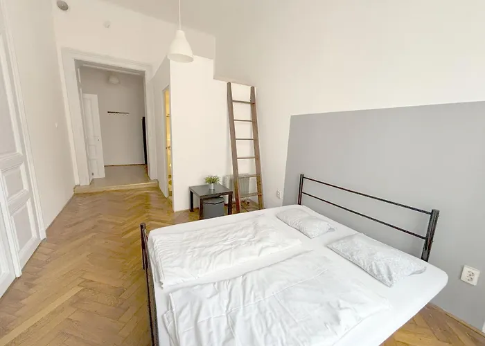 Synagouge Astoria 3*